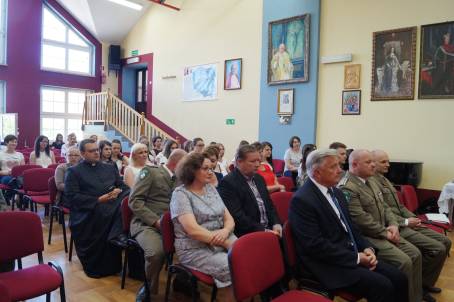 wr�czenie certyfikat�w uczniom z Klasy Strazy Granicznej - 22.06.2017