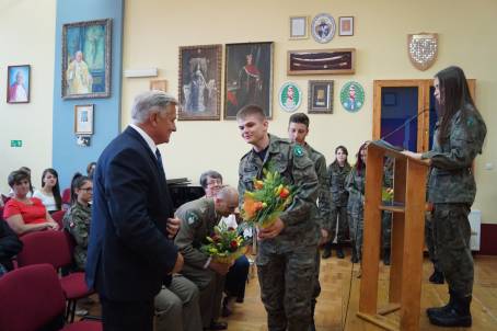 wr�czenie certyfikat�w uczniom z Klasy Strazy Granicznej - 22.06.2017