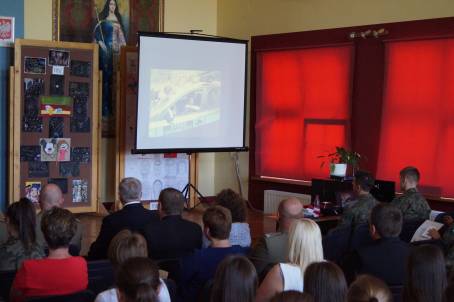 wr�czenie certyfikat�w uczniom z Klasy Strazy Granicznej - 22.06.2017