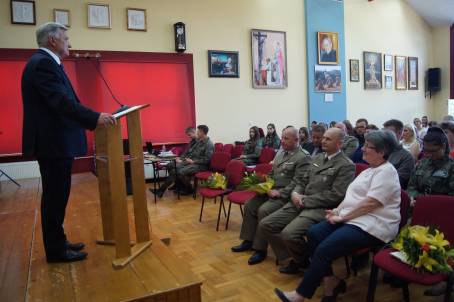 wr�czenie certyfikat�w uczniom z Klasy Strazy Granicznej - 22.06.2017