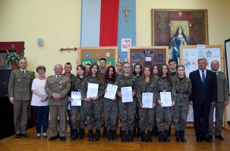 wr�czenie certyfikat�w uczniom z Klasy Strazy Granicznej - 22.06.2017