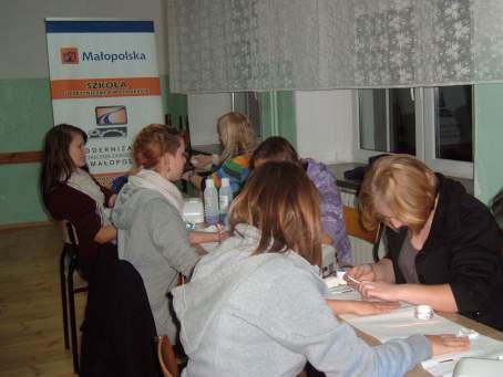 Kurs manicure i stylizacji paznokcia.