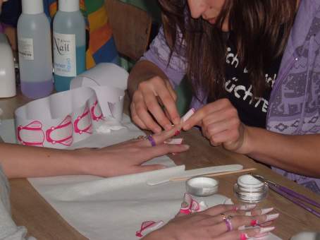 Kurs manicure i stylizacji paznokcia.