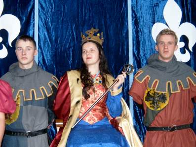 Kr�lowa (K. Marzec) i jej rycerze.