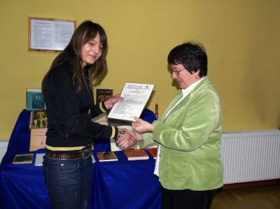 Przekazanie ksi��ek o �wi�tej Jadwidze.