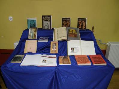 Zakupione przez samorz�d ksi��ki.