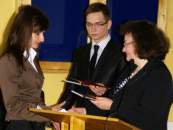 Wr�czanie nagr�d dla dzia�aczy samorz�du uczniowskiego.