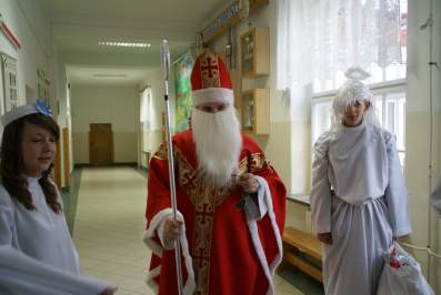 �wi�ty Miko�aj w szkole.