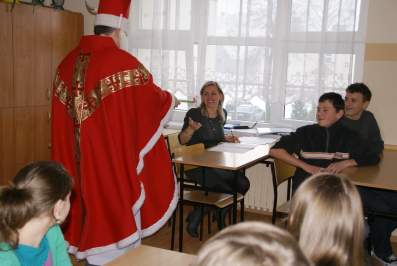 �wi�ty Miko�aj w szkole.