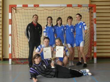 Dru�yna dziewcz�t z PG w �egocinie.