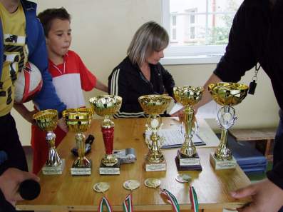 Dla najlepszych puchary i medale.