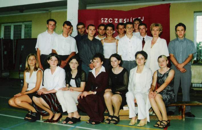 Absolwenci ZSZ - Kl. III C - 2002 r.