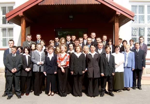 Absolwenci ULO 2004.