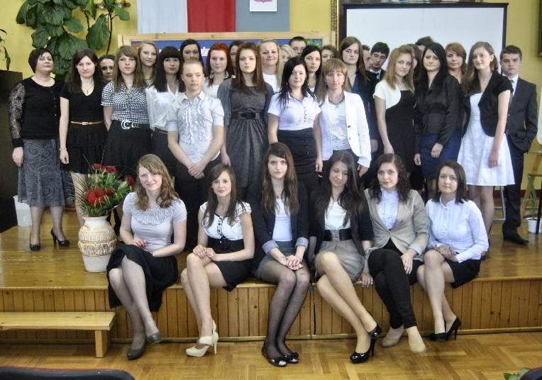 Absolwenci LO w �egocinie - rok szkolny 2011/2012.